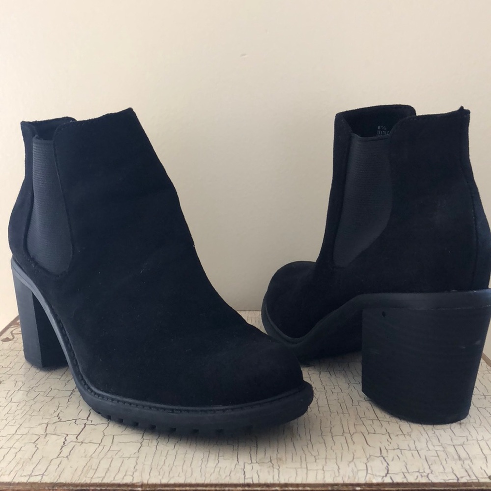 Black Chelsea Booties